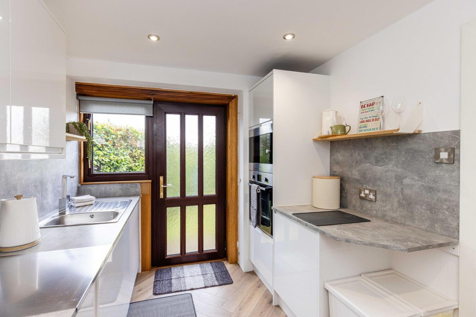 Family Home Inverkeithing Ideal For Edinburgh, Dunfermline & St Andrews 3 Bedrooms ภายนอก รูปภาพ